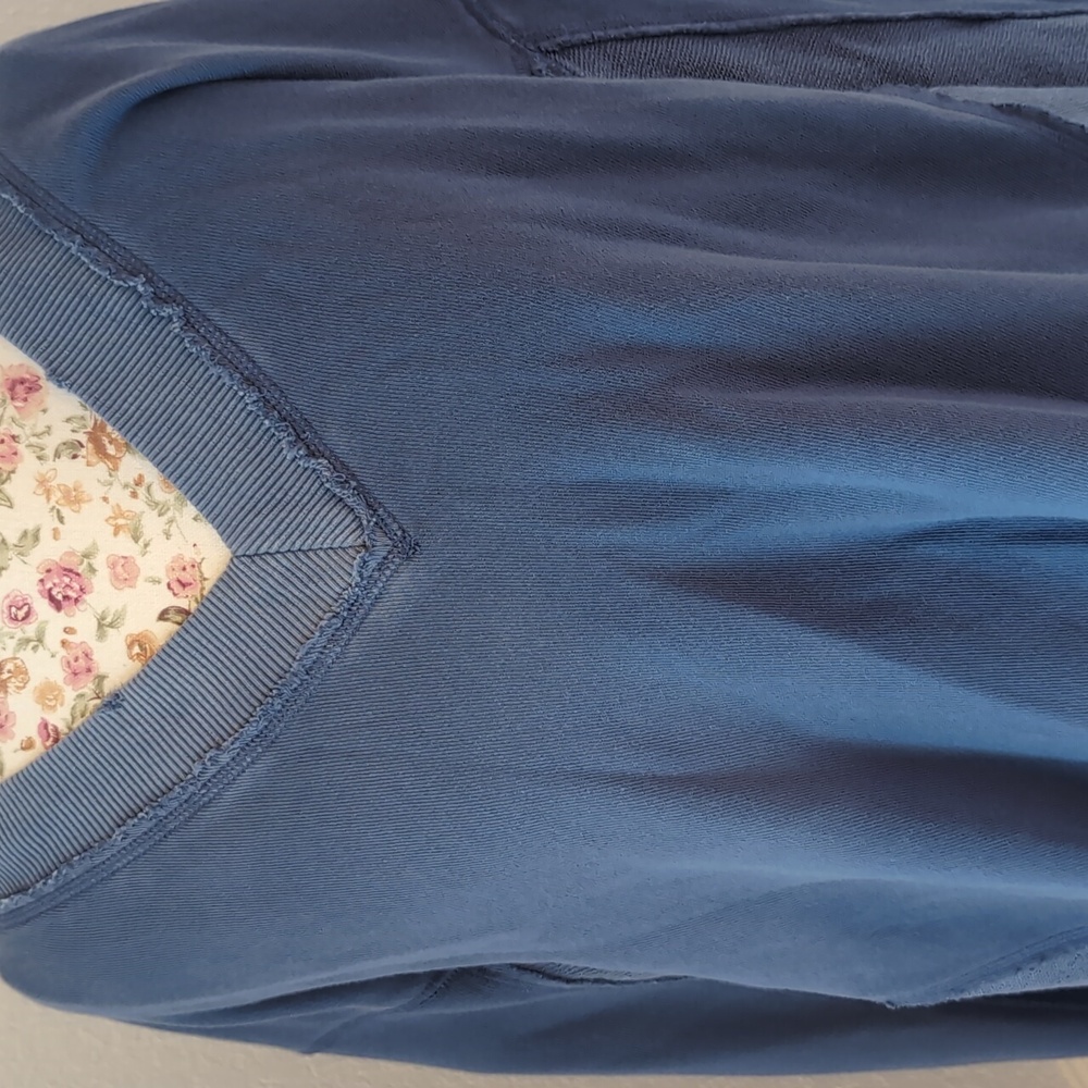 Aerie Everyday V Neck Dusty Blue color - XS- M - Picture 2 of 5